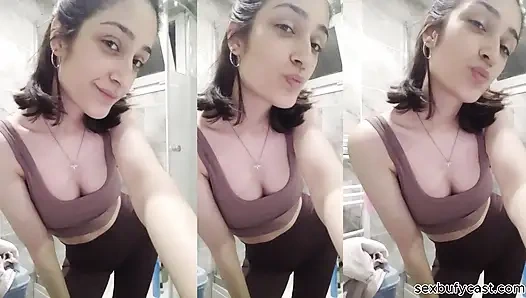 Бюшра из Айдына. Турецкая девочка из старшей школы