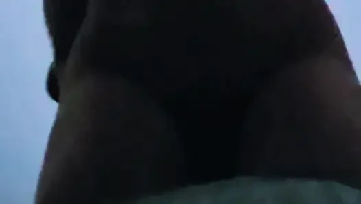Pinay petite wird im öffentlichen badezimmer immer noch stöhnen und dirtytalk gefickt