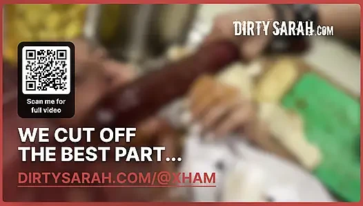 Sarah si cewek sange ini lagi asik muasin memeknya pakai di dapur (sarah yang bejat)