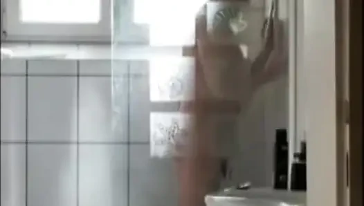 2025-03-09 Ich sah ihm beim Duschen zu