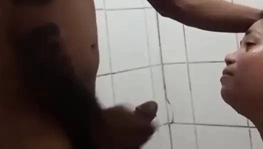 Miss Gerl Pamer Wajahnya Ke Kamera