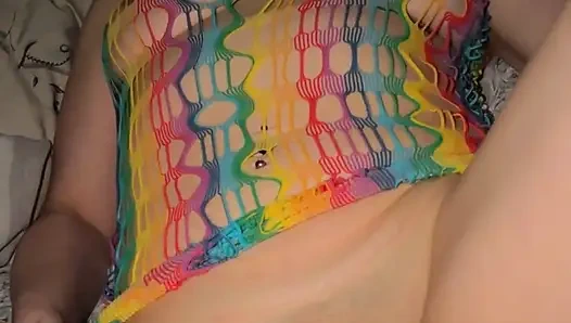 В коротком платье