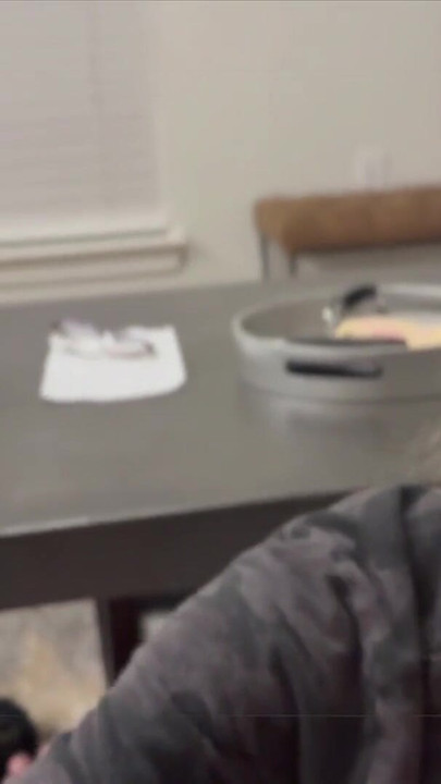 Ébreszd fel egy szopásra | Klip 1