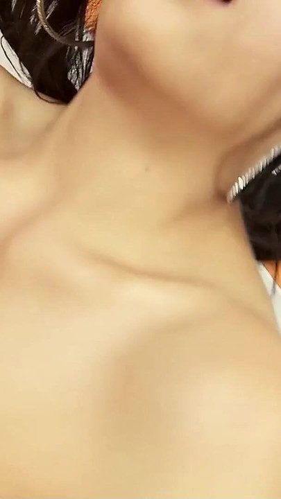 סקס אנאלי קשה בלי קונדום עם גמירה על התחת לציצים קטנים כלבה אסייתית תאילנדית קטנטנה על ידי תייר עם זין גדול | קליפ 1