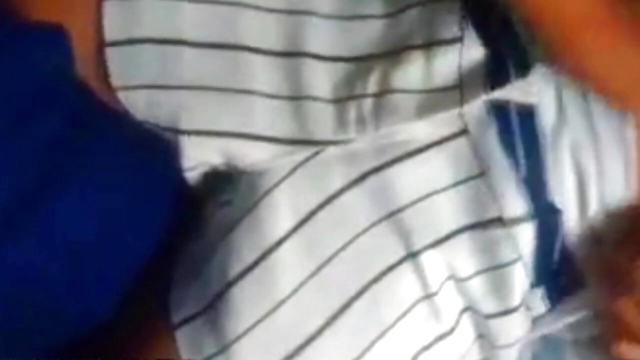 Gadis terangsang dengan patuh menikmati disetubuhi oleh kontol besar.