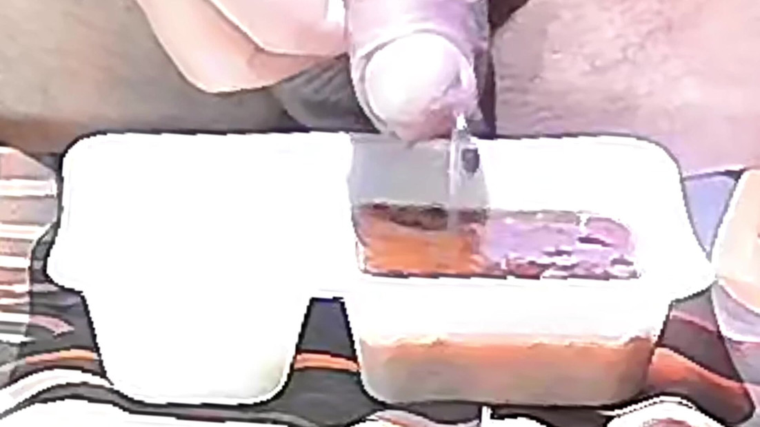 按照要求，我在食物中撒尿一些东西。我也会改进。