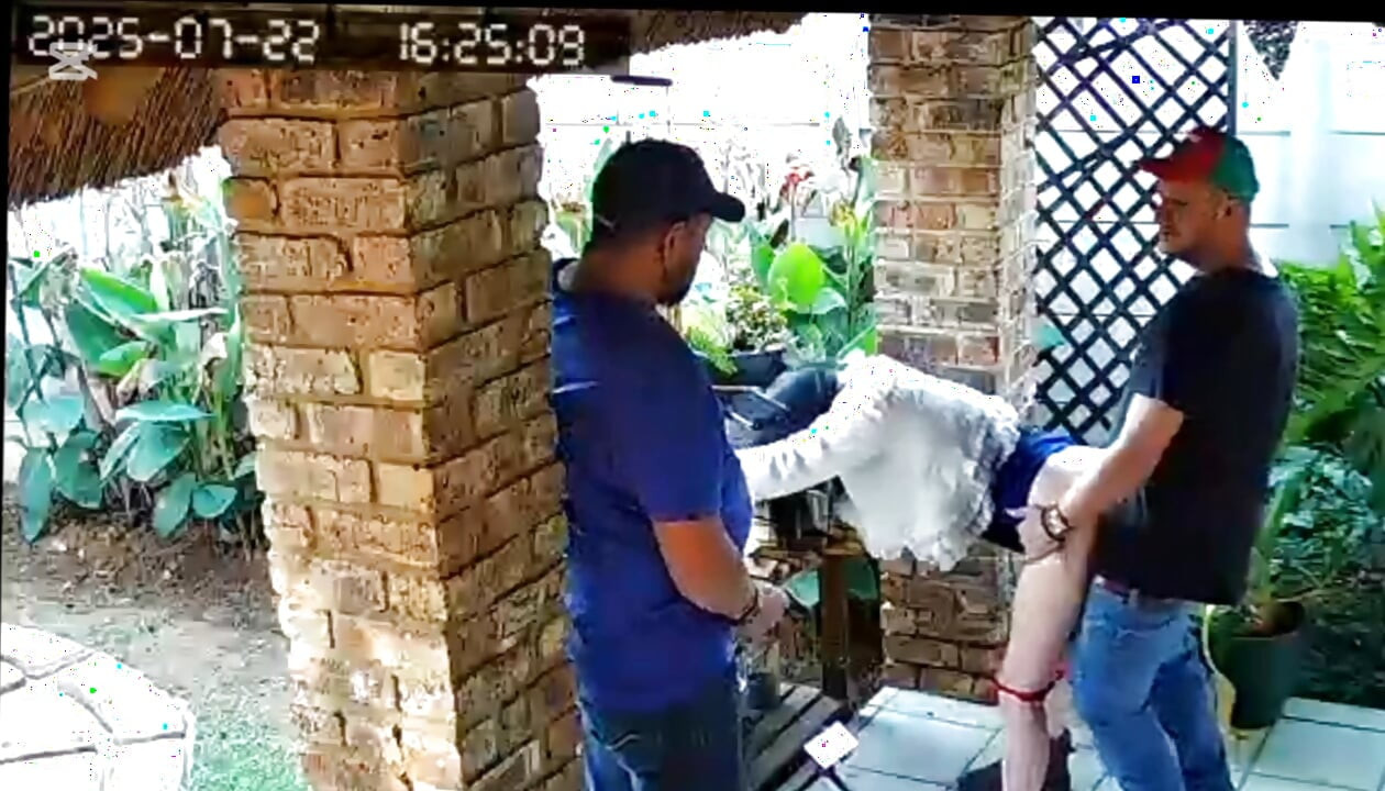 Corno chefe queria que eu fodesse sua esposa enquanto ele masturba