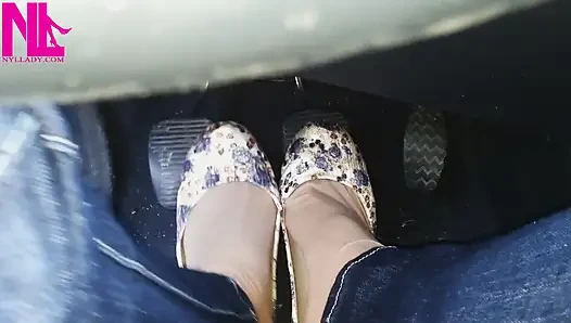 Çiçekli dairelerde pedal pompalıyor