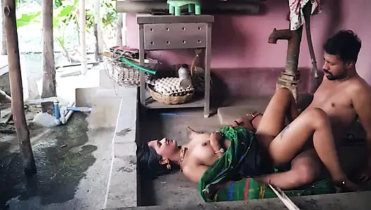 Step son ke samne hi uski step mother ko chod diya