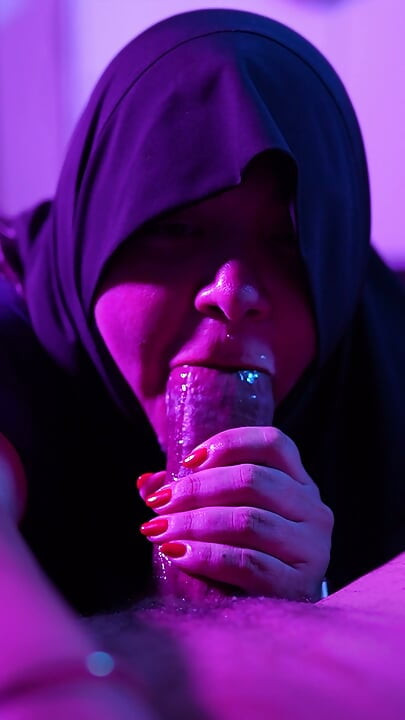 Close Up Horny Arab Girl Deep Blowjob Taboo