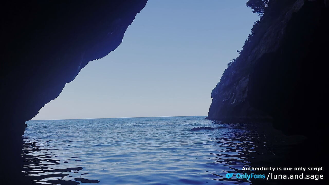 We Paddled Into Secluded Sea Cave and Fucked on a Floating Board - Real Amateur Couple (POV, Reverse Cowgirl & Cumshot)