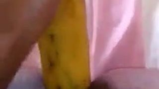 Банан в киске