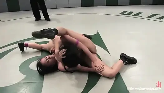 Tia jade Ling (0-1) gegen Annie the Cruz (1-0)