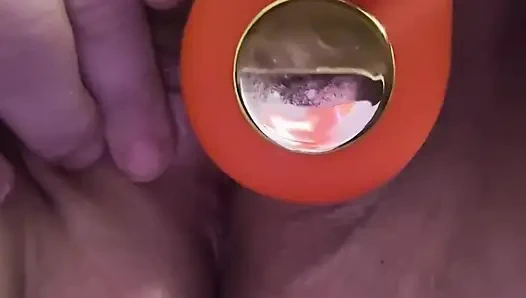 Yeni oyuncakla orgazm