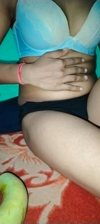 meri sexi bhabhi ne apni khubsurat chut me dali bhot bada loki dala or apne boobs ko bhi khub dbayi.