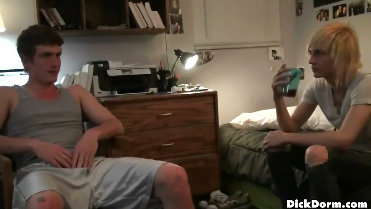 Reality Dudes - Robert Makes Bjs Orgasm as They Dare Roommates to Put Cocks in Ketchup Mustard Bun Tonight