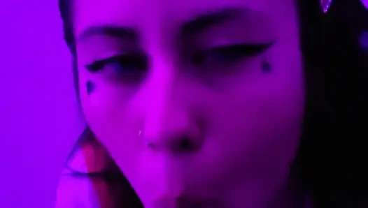 Siswi cantik dherlydoll nyepong kontolku sampai tenggorokan dan dicrot di mulutnya!