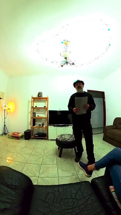 El marido observa cómo un cobrador de deudas tiene sexo con su esposa. POV