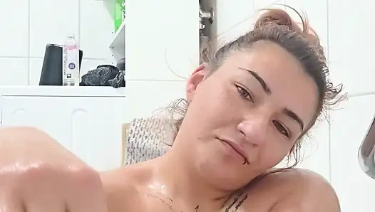 Pertunjukan oli erotis