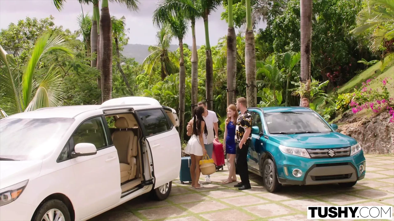 Tushy - Kira tuyệt đẹp không thể cưỡng lại dp lỗ hậu sung sướng trong kỳ nghỉ