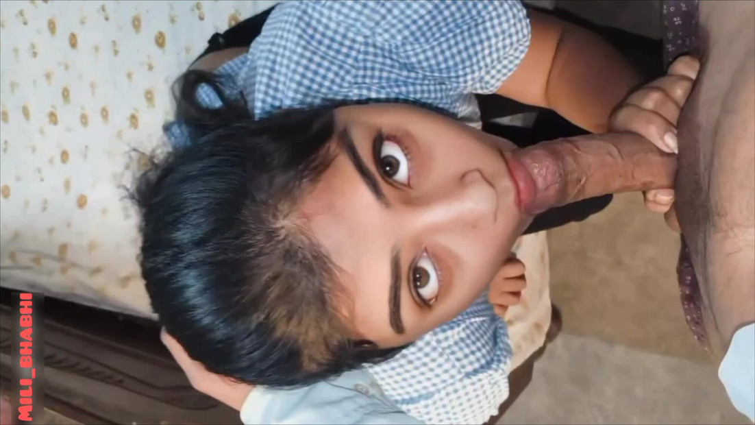 Desi devojka puši kurac