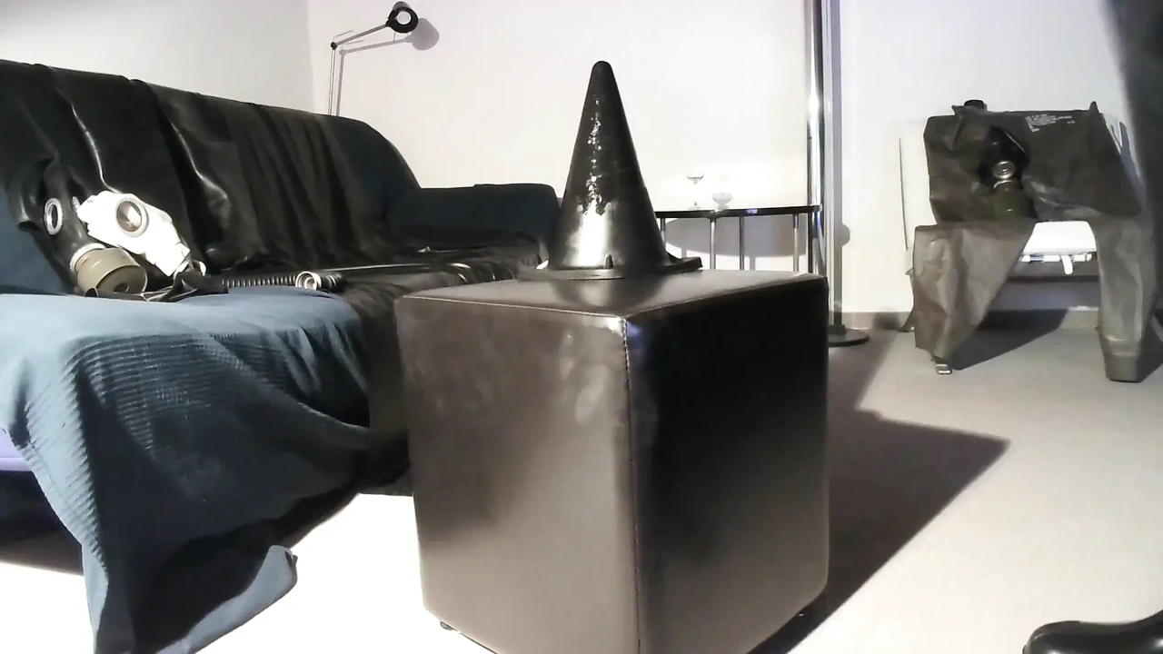 Bizarre Piss Klepperhexe Bessy, Fetish Art by Linda Gumlin