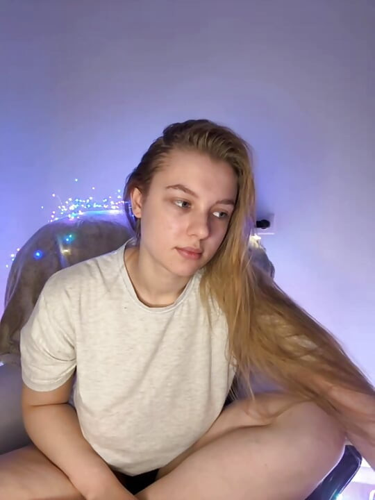 Extreme fingering in a narrow pussy