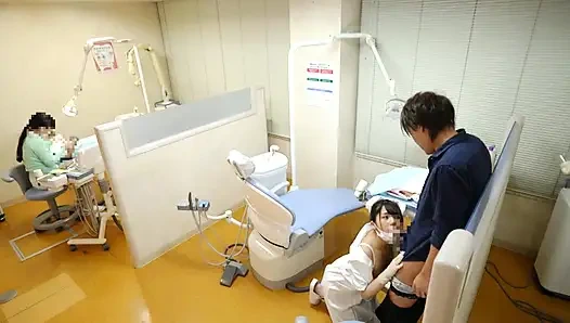 Der Zahnarzt, der immer wieder die augen vor mir versperrt