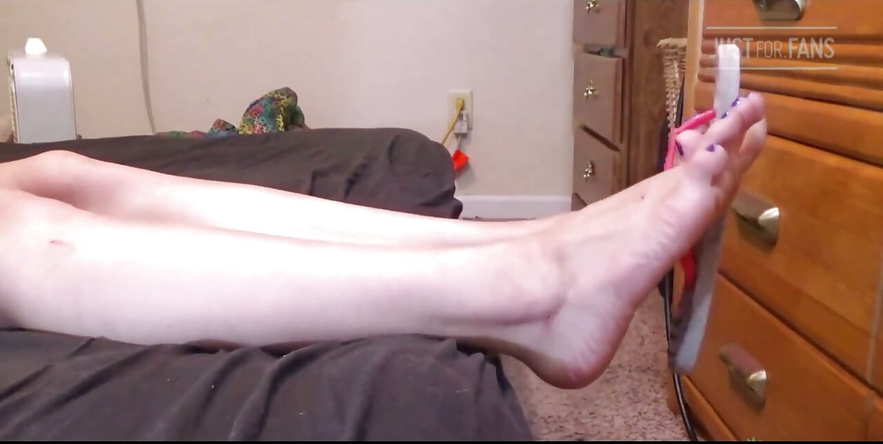 Dirty Flip Flop Dangle