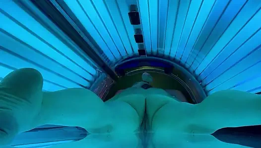 Voyeur Exhibitionist tanning Wife Milf Veronica Beach Close-Up