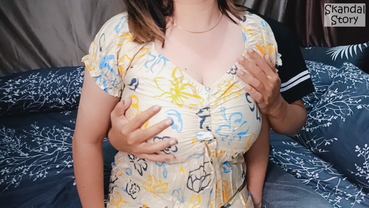 मैं तुम्हारी सौतेली माँ के बड़े लंड को निचोड़ रहा हूँ
