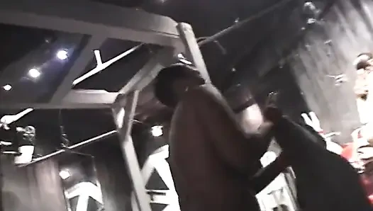 Schau dir hinter die kulissen von versauten BDSM-mädchen in aktion an