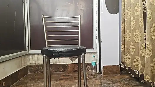 Condom me tatti laga kar usko muh se chatwaya aur uske chuche se massage karwaya fir chod kar uski chut faar diya.