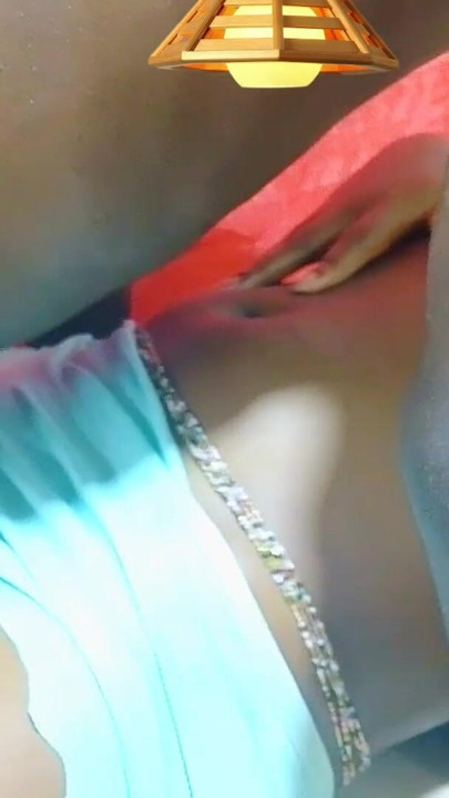 Sexo imperdonable con la nena linda tan caliente, gran polla follando coño mojado mientras grita | Clip 1