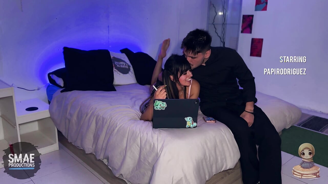 Aaliyah Yasin jebe papija s čepom u guzici