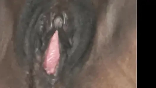 Sri-lankische reife MILF bekommt muschi mit lautem stöhnen massiert