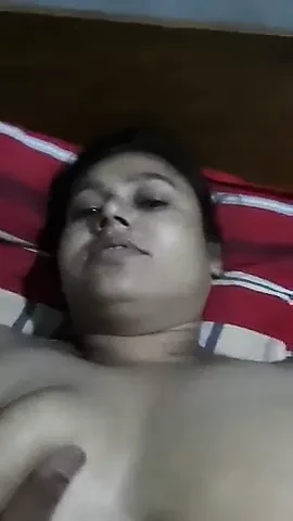 哥的热辣胸部和阴户