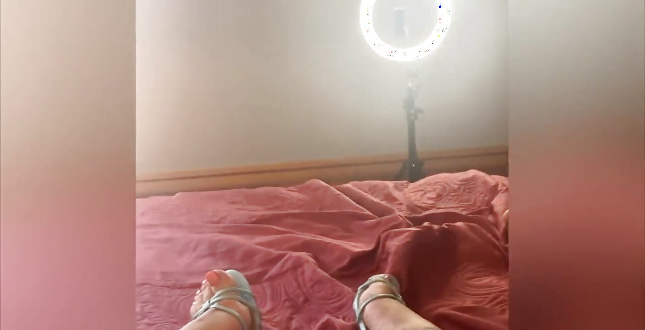 עוד סרטון סקס אבל מזווית מצלמה אחרת, אתה אוהב את זה ככה?