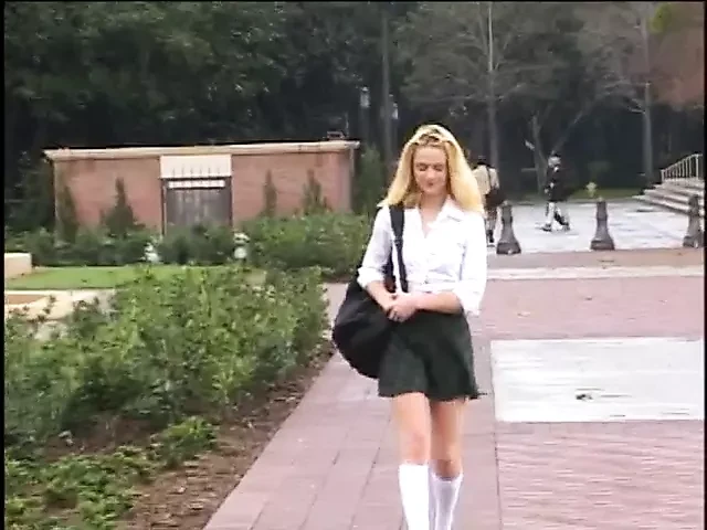 Ο Ράντι μεθυσμένος πουτάνες ανατριχιάζει με την αδελφότητα