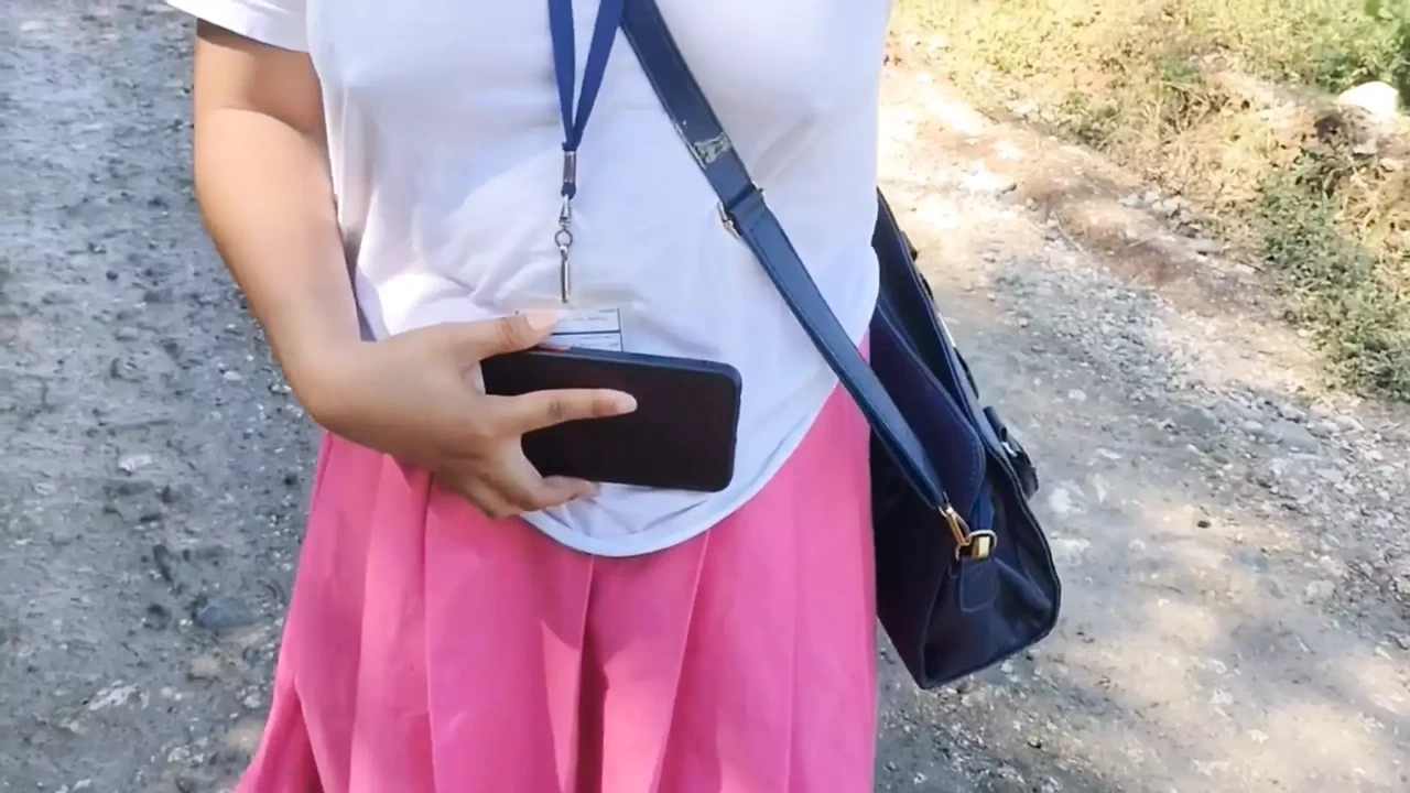 菲律宾学生 Kinantot Pero 印地语 Binayaran- 冒险的 Pinay 公共操逼