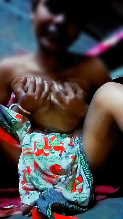 Indian choklety village bhabhi brinjal fucking her juicy pusssy