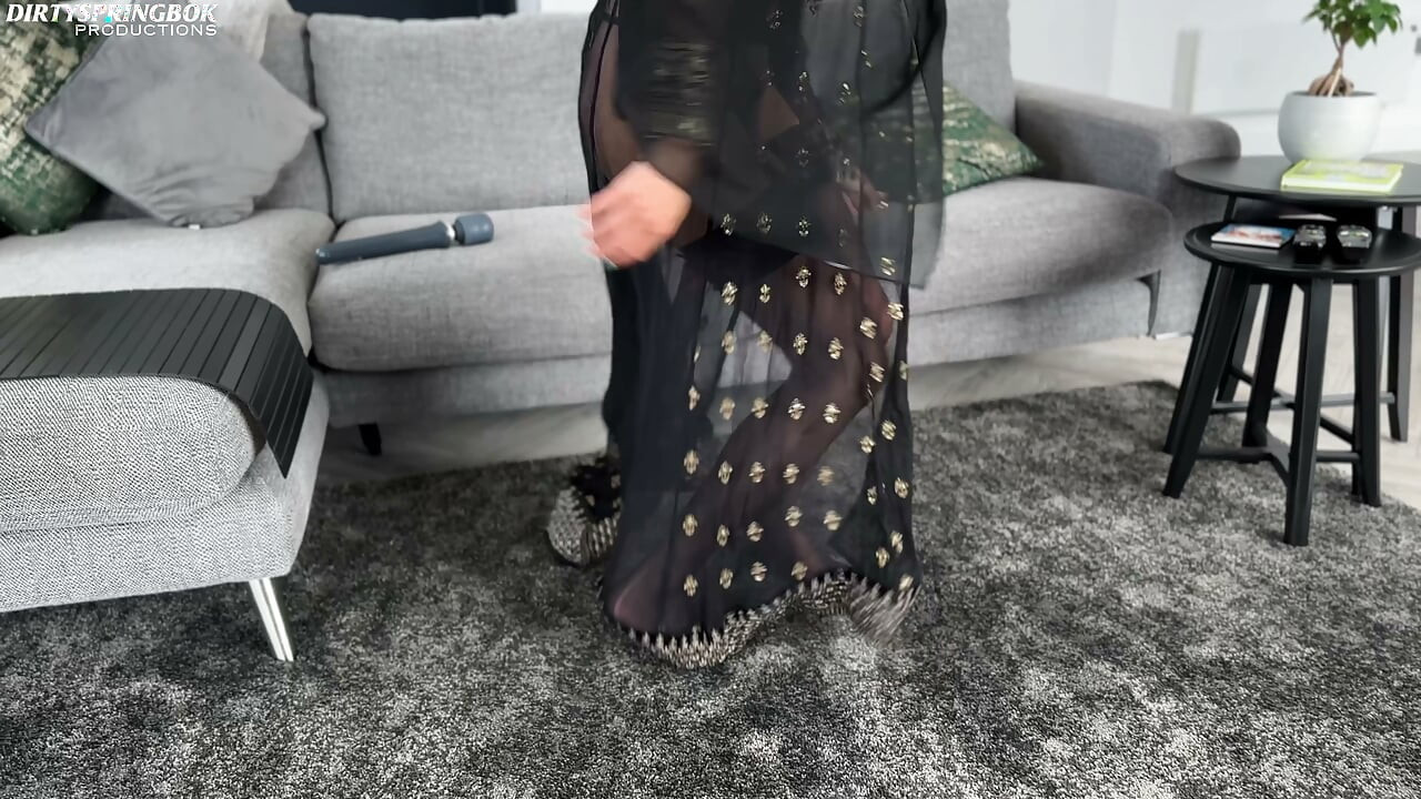 Hijabi Guesthouse Owner Finds a Vibrator and Cums