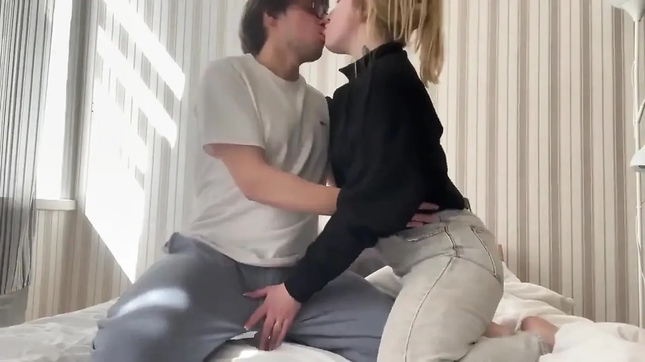 Әдемі жалаңаш қыздардың жоғары сапалы, жоғары ажыратымдылықтағы фотосуреттері