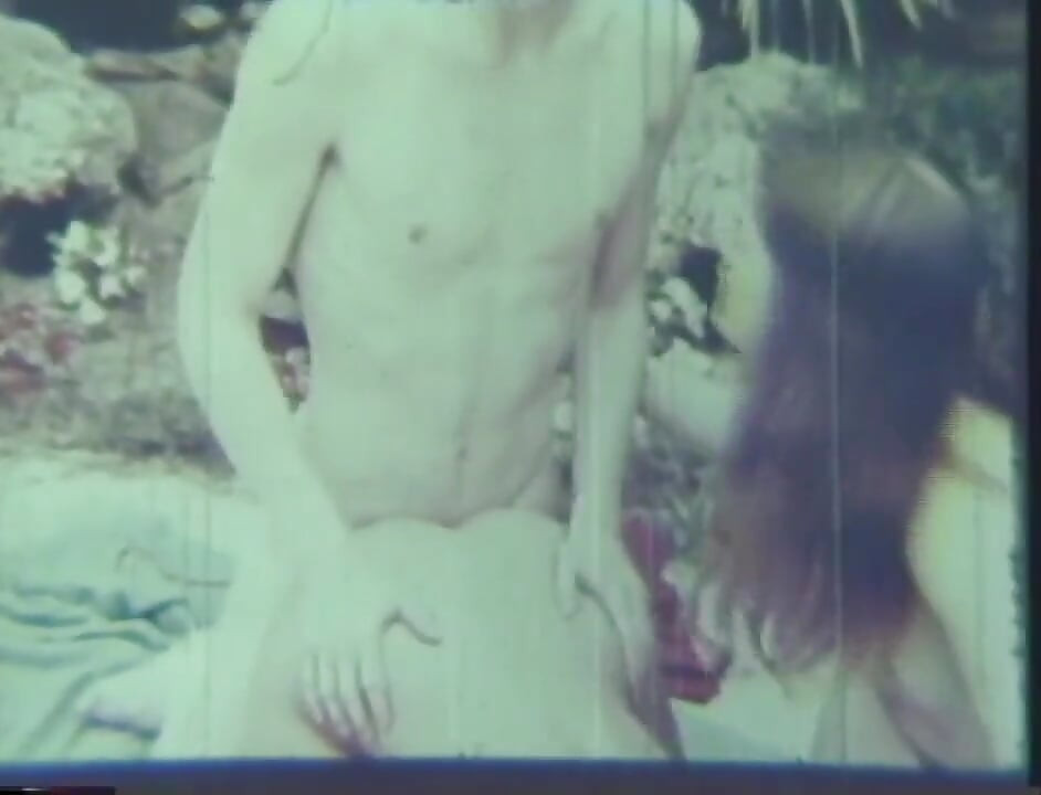 Varm vintage sex utendørs ved svømmebassenget!
