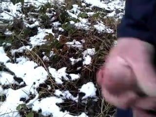 Cumming na śniegu