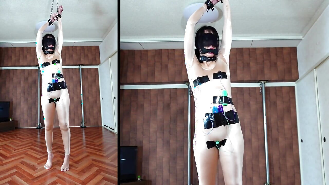 Estimulação do prazer de três pontos sem calcinha e sem sutiã