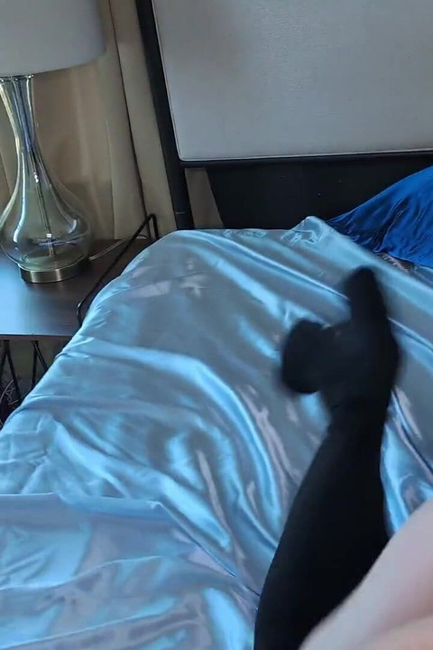 Sexy Blonde MILF Angel Minx Soaks Mr Majic and Gets a Massive Creampie at the Same Time