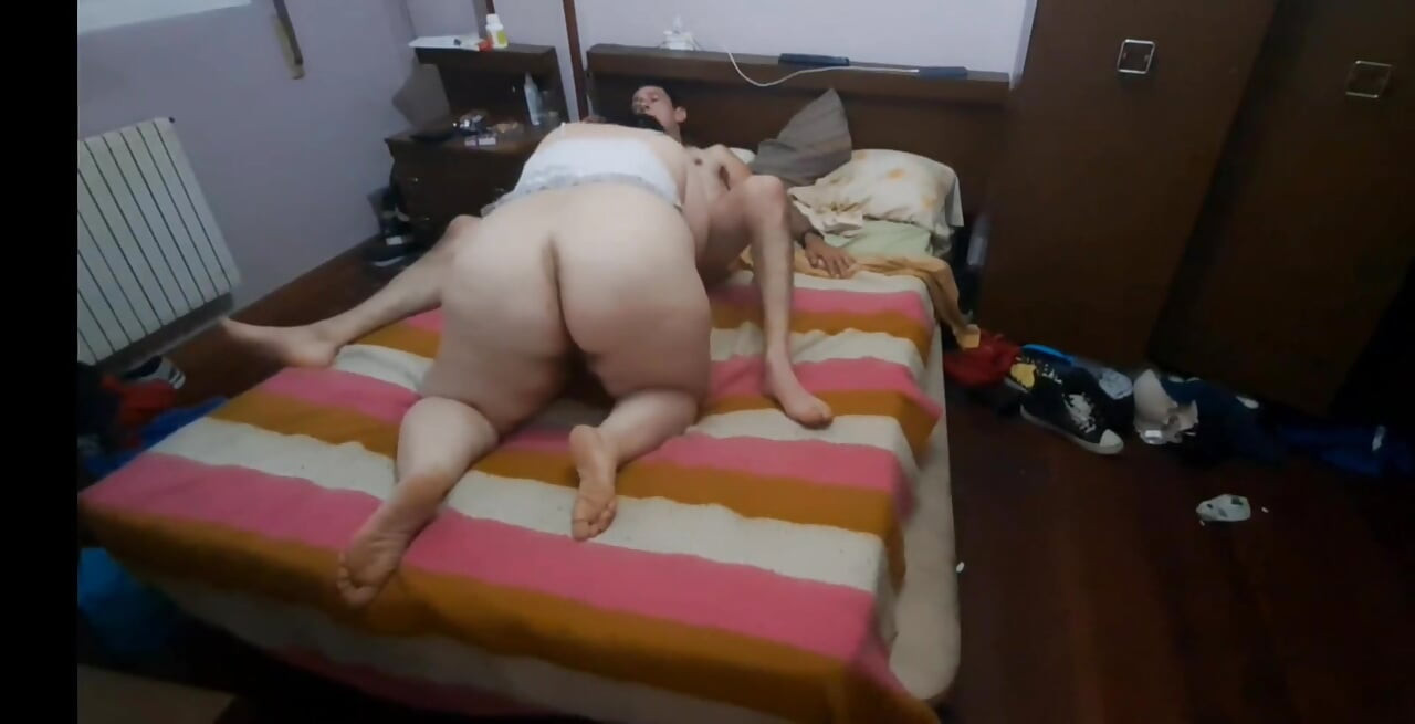 Hardcore-Sex mit einer dicken und reifen Frau