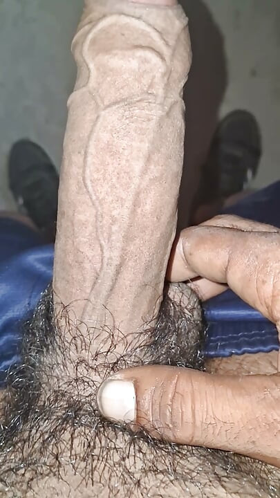 Padosan ko dekh k muth mar di