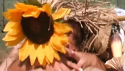 Cewek jerman ini pengen banget nyepong kontolnya di dalam truk